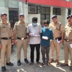 दिन-दहाड़े बंद घर में चोरी करने वाला हिस्ट्रीशीटर साथी सहित लालकुऑ पुलिस ने किया गिरफ्तार,आरोपियों के कब्ज़े से चोरी किये सोने-चॉदी के जेवरात व अवैध तमंचा, कारतूस किये बरामद, बिना नम्बर मोटर साइकिल से देते थे घटना को अंजाम !