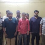 नैनीताल पुलिस ने बरसाती खाले ने फंसे दस लोगो की बचाई जान,शेरखाले मे अचानक पानी आने से फंस गये थे दस लोग,एसएसपी नैनीताल ने रेस्कयु टीम के साहस की कि तारीफ,देखिये बचाव का लाइव वीडियो !