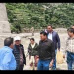 मुख्यमंत्री के निर्देश पर ग्राउंड जीरो पहुंचे स्वास्थ्य सचिव, धराली में आपदा प्रभावित इलाकों में राहत और बचाव कार्यों का किया निरीक्षण, SDRF, ITBP और स्वास्थ्य टीमों का बढ़ाया हौसला, आज 300 से अधिक लोगों का हुआ स्वास्थ्य परीक्षण