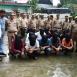 मुज़फ्फरनगर की भोपा पुलिस ने अवैध शास्त्रों के 14 कारोबारियों को किया गिरफ्तार, आरोपियों के कब्ज़े से भारी मात्रा मे अवैध हथियार और कारतूस किये बरामद, एसएसपी ने पकड़ने वाली पुलिस टीम पर की ईनामो की बारिश !