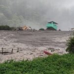 उत्तराखंड के उत्तरकाशी मे बदल फटने से मची तबाही,कई घरों और होटलों हुए क्षत्तीग्रस्त, NDRF SDRF सहित जिला प्रसासन राहत बचाव कार्यों मे जूटा, मुख्यमंत्रि पुष्कर सिंह धामी ने प्राकृतिक आपदा पर जताया शोक !