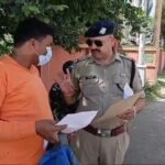पौड़ी पुलिस ने अवैध शराब के कारोबारियों पर कसी नकेल ,शराब की तस्करी में लगातार सक्रिय रहने वाले अभियुक्त को जनपद की सीमा से किया तड़ीपार !