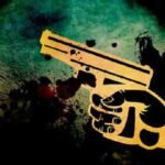 पति अपनी पत्नी पर बात-बात में तान देता था बंदूक, डीएम ने किया लाइसेन्स निलंबित, शस्त्र भी ज़ब्त