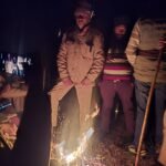 नैनीताल पुलिस ने जंगल मे भटके बालक को ढूंढ़ने मे झोंक दीं जी जान, पुलिस और फायर बिर्गेड ने चीना पीक के जंगल में भटके बालक को रेस्क्यू कर दिया खुशी का उपहार, परिजनों ने बालक को सकुशल पाकर पुलिस का जताया आभार !