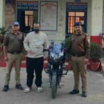 स्नैचिंग की घटना का 12 घन्टे के अंदर दून पुलिस ने किया खुलासा, घटना को अजांम देने वाले अभियुक्त को किया गिरफ्तार