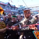 मसूरी विंटर लाइन कार्निवाल 2025 का हुआ भव्य शुभारंभ,केबिनेट मंत्री गणेश जोशी ने रीबन काटकर उड़ाये गुब्बारे,कार्नीवल मे हेलीकाप्टर से बरसाये फूल !