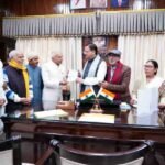 हरिद्वार में वर्ष 2027 में आयोजित होने वाले कुम्भ मेला में उत्तराखंड की देवडोलियों तथा लोक देवताओं के प्रतीकों एवं चल विग्रहों के स्नान और शोभा यात्रा की भव्य व्यवस्थाएं सुनिश्चित की जाएंगी–मुख्यमंत्री