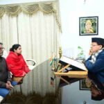 दिवंगत वरिष्ठ पत्रकार पंकज मिश्रा की पत्नी तथा उनके भाई ने मुख्यमंत्री से की भेंट, इस दौरान उन्होंने दिवंगत पत्रकार से जुड़े घटनाक्रम की जानकारी मुख्यमंत्री को दी