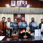 मुख्यमंत्री ने निर्देशक ऋषभ कोहली और प्रशांत उपाध्याय के निर्देशन में परिवर्तन पिक्चर के बैनर तले बनी डॉक्यूमेंट्री ‘द ग्रेट हिमालयन रेस्क्यू’ उत्तराखंड के टीजर और पोस्टर का किया विमोचन