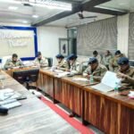 एसएसपी देहरादून ने जनपद के समस्त राजपत्रित अधिकारियों के साथ की गोष्ठी, सभी अधीनस्थों को अपने-अपने क्षेत्रों में व्यापक स्तर पर आकस्मिक चैकिंग अभियान चलाते हुए संदिग्धों के सत्यापन हेतु आवश्यक कार्यवाही के दिये निर्देश