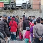 मसूरी में टाउन वेंडिंग कमेटी की बैठक में हंगामा, पटरी कारोबारियों ने लगाए प्रशासन पर आरोप मॉल रोड को वेंडर जोन फ्री रखने पर प्रशासन सख्त,केवल सुपात्रों को ही मिलेगा पटरी लगाने का स्थान – राहुल आंनद sdm मसूरी !