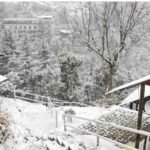 उत्तराखंड की पहाड़िया बर्फ की चादर से ढकी, बसंत पंचमी पर जमकर हुई बर्फीबारी, पर्यटक उठा रहे स्नोफ़ाल का मज़ा !