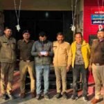 रायपुर क्षेत्र में हुई चेन स्नेचिंग की घटना का 24 घंटे के अंदर दून पुलिस ने किया खुलासा, घटना को अंजाम देने वाले ब्लिंकिट डिलीवरी बॉय को पुलिस ने गिरफ्तार कर भेजा सलाखों के पीछे