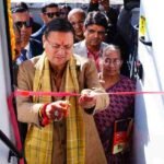 मुख्यमंत्री धामी ने छात्र कौशल संवर्धन हेतु लैब ऑन व्हील्स (इंफोसिस स्प्रिंगबोर्ड) का किया फ्लैग ऑफ