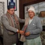 मुख्यमंत्री धामी ने पद्म भूषण सम्मान हेतु चयनित होने पर पूर्व मुख्यमंत्री भगत सिंह कोश्यारी को उनके आवास पर पहुंच कर दी बधाई