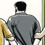 देहरादून की राजपुर पुलिस ने विदेशी शराब की दुकान मे हुई चोरी का 24 घंटो मे ही कर दिया खुलासा, पुलिस ने चराई गई महंगी शराब के साथ एक आरोपी को किया गिरफ्तार, शराब के शौक के चलते चटका दिया था बंद दूकान का ताला !