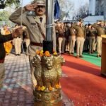 77 वे गणतंत्र दिवस के अवसर पर एसएसपी देहरादून ने पुलिस लाइन देहरादून में किया ध्वजारोहण, अधीनस्थ अधिकारियों को दिलाई संविधान की उद्देशिका की शपथ