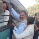 भाजपा सरकार की जनविरोधी नीतियों के विरोध में उत्तराखंड प्रदेश कांग्रेस का हल्ला बोल, प्रदेशभर से आये सैकड़ों कार्यकर्ताओ ने किया राजभवन कूच, भारी संख्या में कार्यकर्ताओं को पुलिस ने किया गिरफ्तार