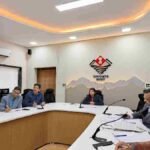 सचिव आयुष ने विभागीय कार्यों की व्यापक समीक्षा की, चिकित्सालयों के सुदृढ़ीकरण और डिजिटलीकरण हेतु दिए कड़े निर्देश