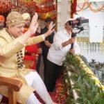 श्री दरबार साहिब में उमड़ा आस्था का महासागर, श्री झण्डे जी महाराज के सामने झुके लाखों शीश,श्री गुरु राम राय जी महाराज व श्रीमहंत देवेन्द्र दास जी महाराज के जयकारों से गूंजी द्रोणनगरी, श्री दरबार साहिब में शाम 4 बजकर 12 मिनट पर हुआ श्री झण्डे जी का आरोहण !