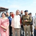 कबेनेट मंत्री गणेश जोशी ने मसूरी में क्षतिग्रस्त राष्ट्रीय राजमार्ग का किया निरीक्षण, मंत्री ने ट्रैफिक, पानी और पुल निर्माण पर दिए कड़े निर्देश !