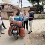 राजधानी मे एलपीजी गैस की कालाबाजारी रोकने के लिए जिला प्रशासन ने कसा शिकंजा ; गैस सिलेंडर की डिलीवरी केवल अनुबंधित वाहनो से ही करने के दिये निर्देश, बिना अनुबंधित वाहन से गैस डिलीवरी करते पाए जाने पर संबंधित गैस एजेंसी के खिलाफ होंगी कड़ी कार्यवाही !