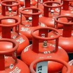 जिला प्रशासन की बड़ी कार्यवाही, 17 गैस एजेंसियों, 45 प्रतिष्ठानों; 5 पेट्रोलपम्प का औचक निरीक्षण, 19 गैस सिलेंडर जब्त, गैस की कालाबाजारी में 2 गिरफ्तार, 2 मुकदमें दर्ज