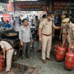 डीएम की क्यूआरटी ने घरेलु गैस के व्यावसायिक इस्तेमाल पर छापेमारी लगातर जारी,टीम ने नगर निगम देहरादून क्षेत्र मे व्यावसायिक प्रतिष्ठानों से 04 घरेलू गैस सिलेंडर किये जब्त !