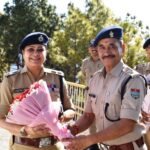 श्वेता चौबे ने एसएसपी टिहरी का पदभार किया ग्रहण, कुर्सी संभालते ही मीडिया को अपने अंदाज़ से किया रूबरू,चार धाम यात्रा को सुचारु और सुरक्षित रूप से संचालन और कानून व्यवस्था को दुरुस्त रखना रहेगी पहली प्राथमिकता, श्वेता चौबे को पत्रकारों और मौजूद पुलिस कर्मियों ने बुके देकर किया स्वागत !