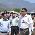 चारधाम यात्रा पंजीकरण हेतु ट्राजिट कैम्प ऋषिकेश में 30 पंजीकरण कांउटर सहित 30 मोबाईल टीमें तैनात, यात्रा ट्रांजिस्ट कैंम्प में इंटीग्रेटेड कंट्रोलरूम 24×7 सक्रिय रखने तथा यात्रियों को निःशुल्क चाय-नाश्ता, भोजन की व्यवस्था बनाने को डीएम ने दिए निर्देश !