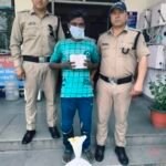 नशा तस्करों के विरूद्ध दून पुलिस ने की कार्रवाई,एसएसपी के निर्देशन में चलाये जा रहे चैकिंग अभियान के दौरान अलग-अलग स्थानों से 03 शराब तस्करों को दून पुलिस ने किया गिरफ्तार। 