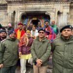 बाबा के दरबार में पहुंचे कैलाश खेर, “जय जय केदारा” की गूँज से भक्तिमय हुआ हिमालय।