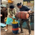 डीएम सविन बंसल के निर्देश पर क्यूआरटी टीम ने की बड़ी कार्यवाही,टीम ने 32 सिलेंडर, 4 गैस रिफिलिंग उपकरण जब्त करते हुए 327 सिलेंडरों से लदे वाहन को लिया कब्जे में,टीम ने आरोपियों के खिलाफ मुकदमा कराया दर्ज !