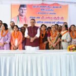 केबिनेट मंत्री गणेश जोशी ने जनभावनाओं की कद्र करते हुए बंद कराई शराब की दूकान तो कॉलोनी वासियो ने किया मंत्री का आभार,आंदोलन मे भाग लेने वाली महिलाओ को भी किया सम्मानित !