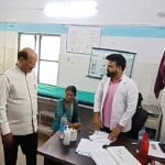 स्वास्थ्य मंत्री सुबोध उनियाल ने सीएचसी रायपुर का किया औचक निरीक्षण, अस्पताल की सभी व्यवस्थाओं का लिया जायज़ा, निरिक्षण के दौरान सभी डॉक्टर मिले मुस्तैद,मंत्री ने मरीजों को बेहतर उपचार देने और अस्पताल की साफ-सफाई रखने पर दिया जोर !