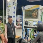 जिला पूर्ति अधिकारी ने शहर के पेट्रोल पम्पो का किया निरिक्षण,पेट्रोल की किल्ल्त की बात को बताया निराधार, राजधानी मे पेट्रोल डीज़ल की नहीं कोई भी दिक्क़त जिला पूर्ति अधिकारी के के अग्रवाल.!