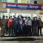 पुलिस अधीक्षक ऋषिकेश के नेतृत्व में अलग अलग टीमो द्वारा संदिग्धों के ठिकानों पर की गई औचक छापेमारी, सार्वजनिक स्थानों पर शराब पीने वाले 73 व्यक्तियों को पुलिस द्वारा हिरासत में लेकर लाया गया थाने