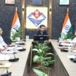 देहरादून की अर्थव्यवस्था को गति देने वाली योजनाएं हो जिला प्लान में शामिल-डीएम,हर विभाग दे एक अभिनव परियोजना, विकास कार्यों का होगा भौतिक सत्यापन,स्वरोजगार और आत्मनिर्भरता पर फोकस, जिला प्लान में शामिल हों जनहितकारी प्रस्ताव डीएम आशीष चौहान.!