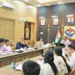 अपर मुख्य निर्वाचन अधिकारी ने जनपद देहरादून में एसआईआर कार्यों की विधानसभावार ली समीक्षा बैठक,18 जून तक शत-प्रतिशत फार्म वितरण एवं डिजिटाइजेशन में तेजी लाने के निर्देश.!