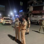 एस एस पी के निर्देशन में पुलिस अधीक्षक ऋषिकेश जया बलूनी ने स्वंय ग्राउंड ज़ीरो पर रहकर यातायात व्यवस्था का लिया जा रहा है जायज़ा,*सुरक्षा की दृष्टि से रात्रि 10 बजे से प्रातः 04 बजे तक यात्रा मार्ग को किया गया है प्रतिबंधित, प्रतिबंधित अवधि में वाहनों को आईडीपीएल पार्किंग में कराया जा रहा है पार्क.!