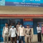 एसएसपी श्वेता चौबे की टीम ने नशे के नेटवर्क पर कि पुनः सर्जिकल स्ट्राइक, करीब एक किलो चरस के साथ दो नशा तस्करो को किया गिरफ्तार,टीम ने नशा तस्करी में प्रयुक्त मोटरसाइकिल को भी किया सीज, उत्तरप्रदेश मे शामली के रहने वाले है दोनों आरोपी.!