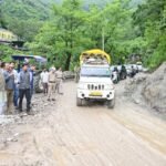 केबिनेट मंत्री गणेश जोशी ने देहरादून-मसूरी मार्ग के क्षतिग्रस्त मार्ग का किया निरीक्षण, पर्यटको और स्थानीय लोगो की सुविधा के लिए सड़क पुनर्निर्माण में तेजी लाने के दिये निर्देश.!