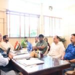 कैबिनेट मंत्री गणेश जोशी ने क्षत्रिग्रस्त सड़को की मरम्मत को लेकर अधिकारियो की ली बैठक,