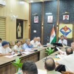 देहरादून में मतदाता सूची पुनरीक्षण तेज, 5.47 लाख मतदाताओं को नोटिस किया जारी ,03 अगस्त से लगेंगे विशेष सुनवाई शिविर, 11 सितंबर तक आपत्तियों का होगा निस्तारण,हर बूथ पर पारदर्शी होगी मतदाता सूची की जांच, 10 ईआरओ और 222 एईआरओ तैनात,15 सितंबर को प्रकाशित होगी फाइनल निर्वाचक नामावली.!