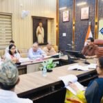 जिला चिकित्सालय के घटते राजस्व के कारणों की जांच कर विस्तृत रिपोर्ट प्रस्तुत करने के डीएम ने दिए निर्देश, वर्षवार बजट का पूर्ण विश्लेषण एवं प्रस्तावित बजट व्यय का औचित्य प्रस्तुत करने के निर्देश, लावारिस मरीजों के उपचार के बाद रेन बसेरा में रखने के डीएम ने दिए निर्देश.!