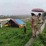 भारी बारिश के दृष्टिगत अलर्ट मोड पर दून पुलिस, भारी बारिश के कारण नदी नालों के किनारे रहने वाले लोगो को पुलिस द्वारा किया जा रहा सचेत