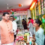 त्योहारों में स्थानीय उत्पादों की खरीद को दें प्राथमिकता : मुख्यमंत्री, मुख्यमंत्री ने सशक्त बहना उत्सव के अंतर्गत स्वयं सहायता समूहों के स्टालों से खरीदे स्थानीय उत्पाद