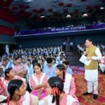 मुख्यमंत्री धामी ने मेरे सपनों का उत्तराखंड पर विद्यार्थियों से किया संवाद