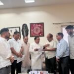 भाजपा प्रदेश मीडिया प्रभारी के नेतृत्व मे छात्र प्रतिनिधि मंडल ने शिक्षा मंत्री से की मुलाक़ात,बड़कोट महाविद्यालय को PG स्तर तक उच्चीकृत करने सहित रखी प्रमुख मांगें,शिक्षा मंत्री ने उचित मांगो को लेकर शीघ्र कार्रवाई का दिया आश्वासन !