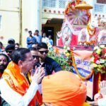 भोले की बारात का हिस्सा बने मुख्यमंत्री पुष्कर सिंह धामी,टपकेश्वर महादेव भगवान की पूजा अर्चना कर प्रदेश की सुख-समृद्धि एवं खुशहाली की कि कामना.!